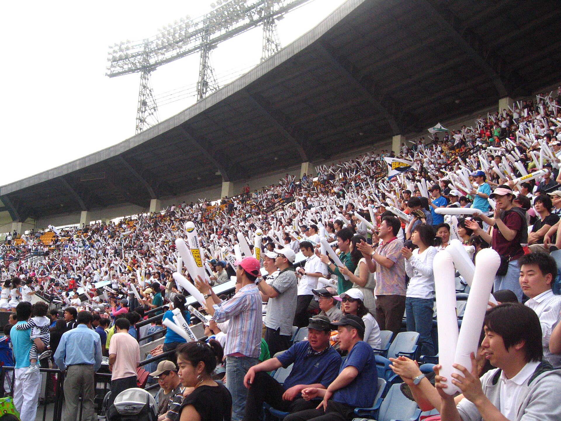 Sports — Autumn Baseball at Jamsil as the Regular Season Runs Out